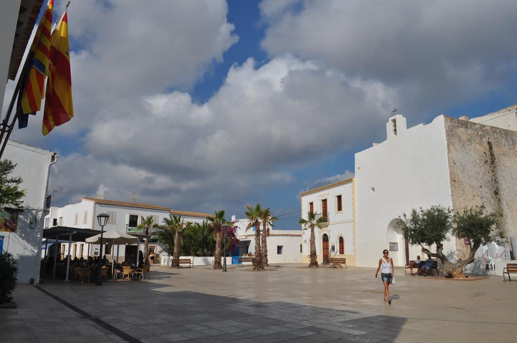Viviendas Turisticas S'Estanyol Ла Савина Екстериор снимка